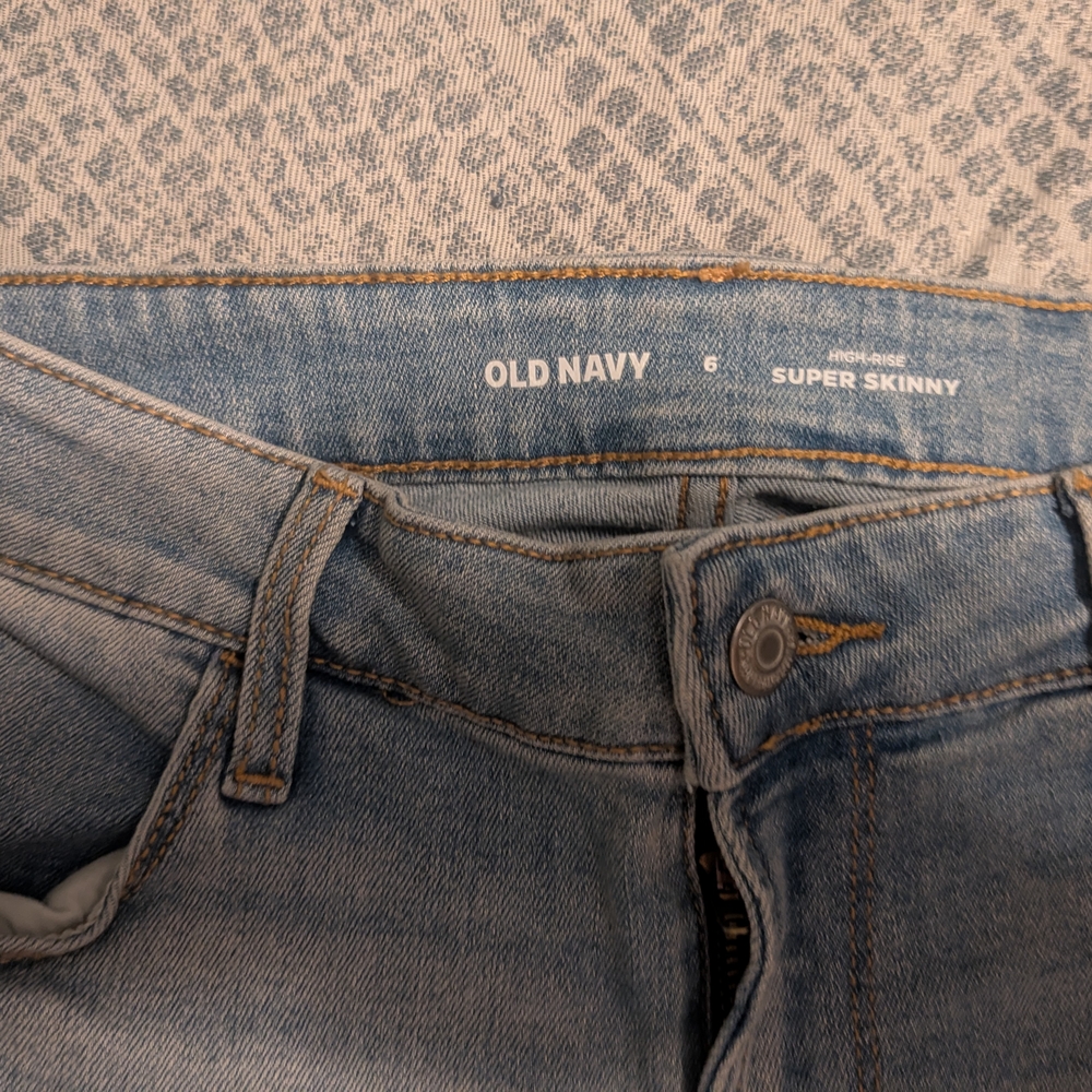 Old Navy Blue Skinny Jeans with Classic Denim Style